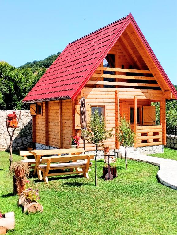 Magical Log House - B&B Virpazar