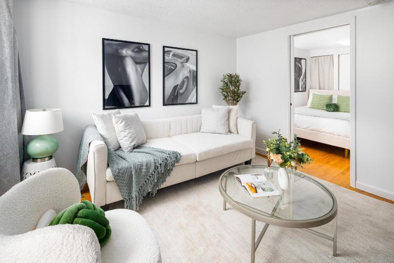 Bright 1BR Escape in Lower East Side NYC - B&B New York