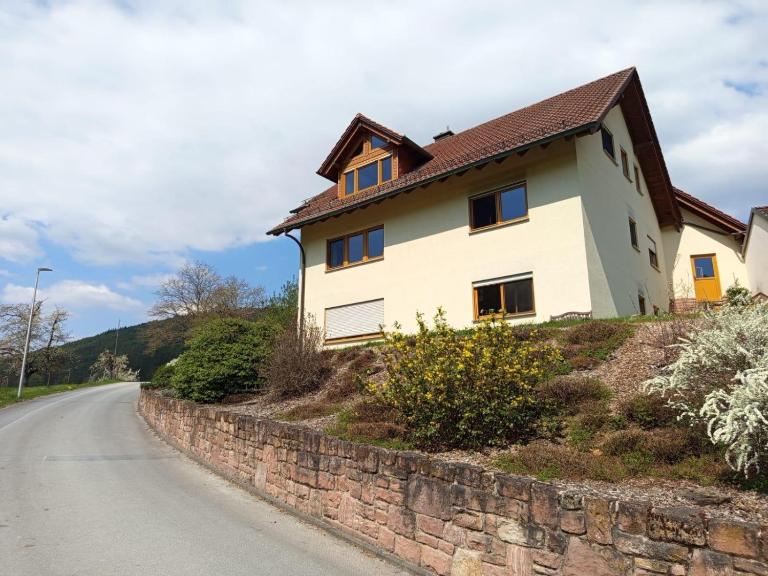 Ferienwohnung Hennrich - B&B Weilbach