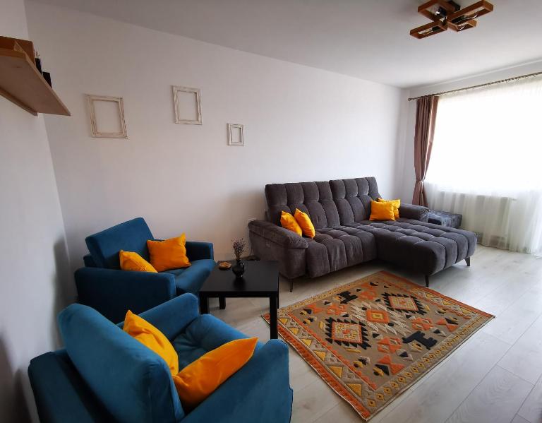 Brasov getaway discrete and cozy apartment - Bed and Breakfast Braşov