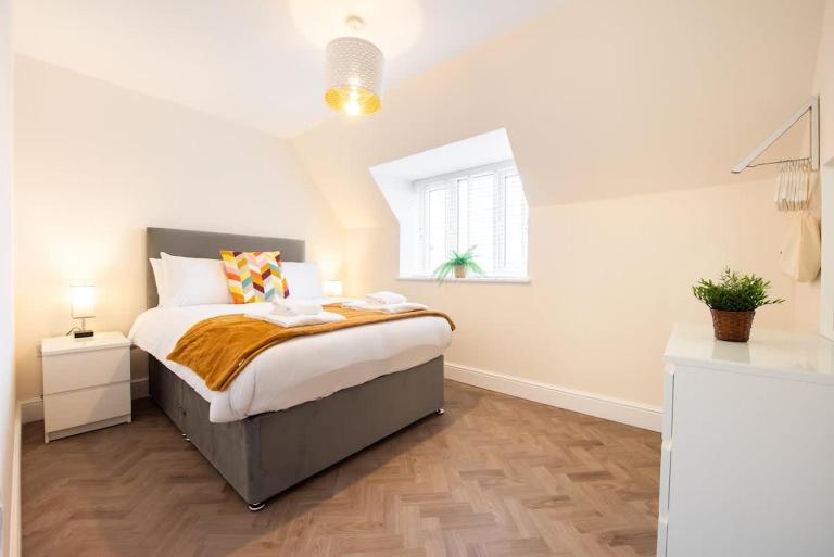 8 The Royal Serviced Apartments ,Harwich, One Bed Parking, Fast Wifi, Space Apartments - Bed and Breakfast Parkeston