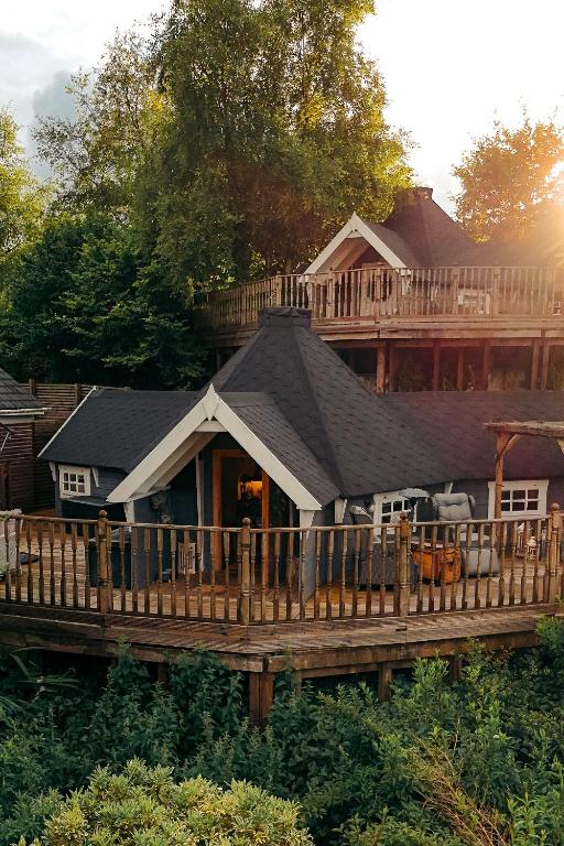 1 Secluded romantic cabin for two with outdoor bath! - Ferienwohnung Pont Sticill