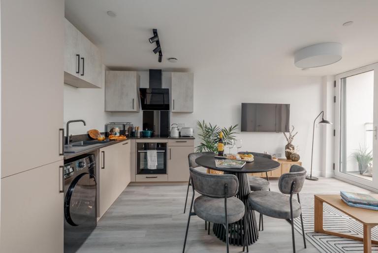 The Sloop by Grandeur Property - B&B Poole