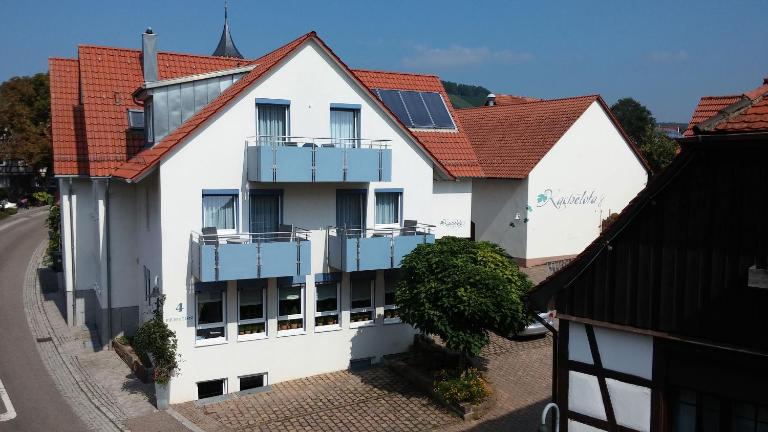 Kachelofa GbR - Bed and Breakfast Vaihingen an der Enz