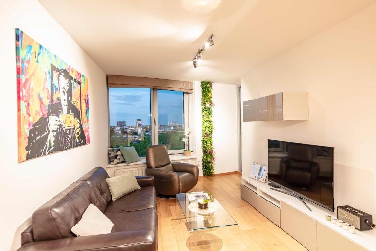 Modern 2-Bedroom - Fully Outfitted - Free Parking - Ferienwohnung Bratislava