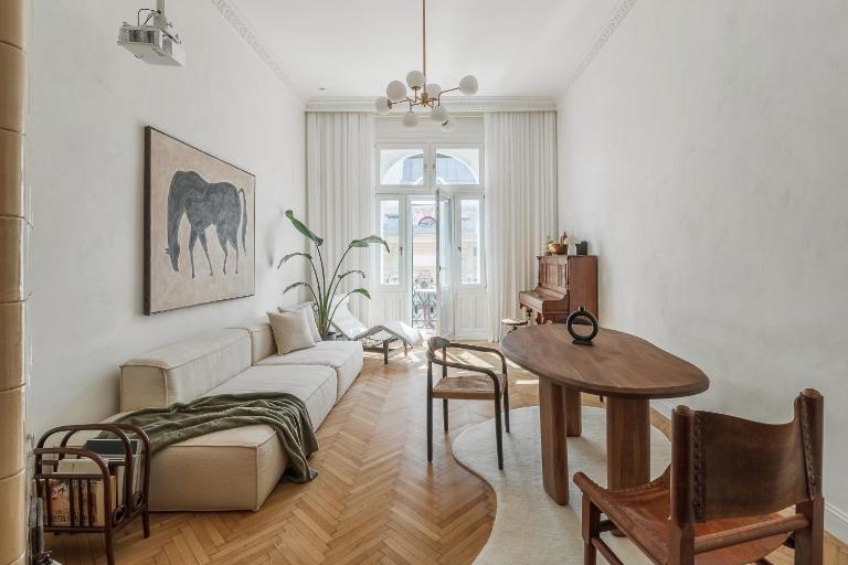 Adorján Apartments - The Grand Salon - B&B Oradea
