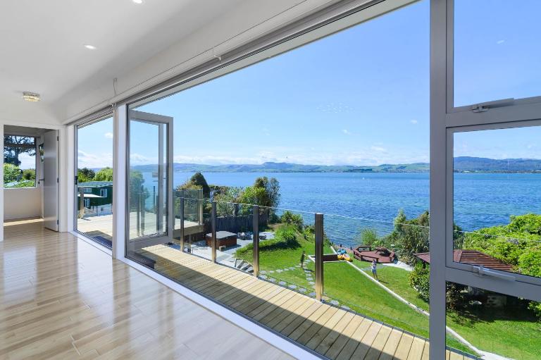 Rotorua Luxury lakeside Resort - B&B Rotorua