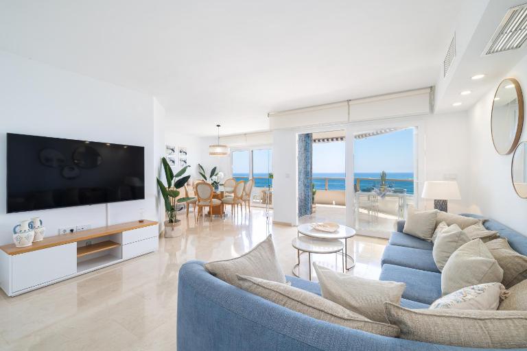Luxury Duplex Pez Espada by AORA STAY - B&B Torremolinos