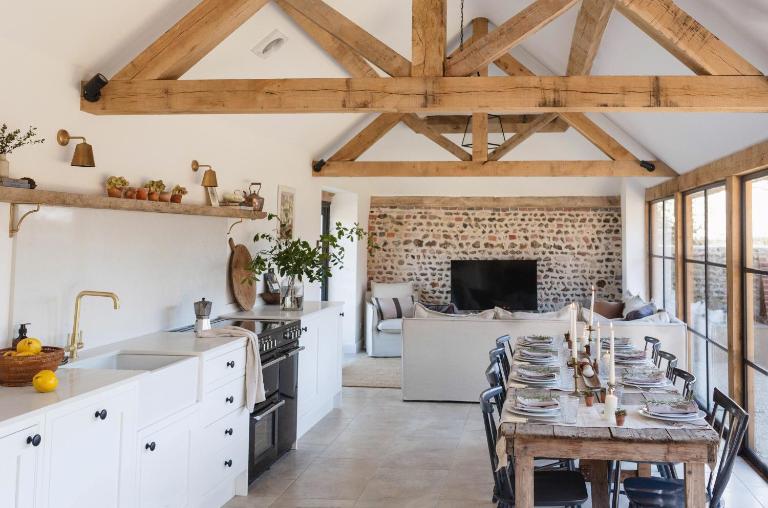 Luxury converted thatched barn near Chichester - Bed and Breakfast Earnley