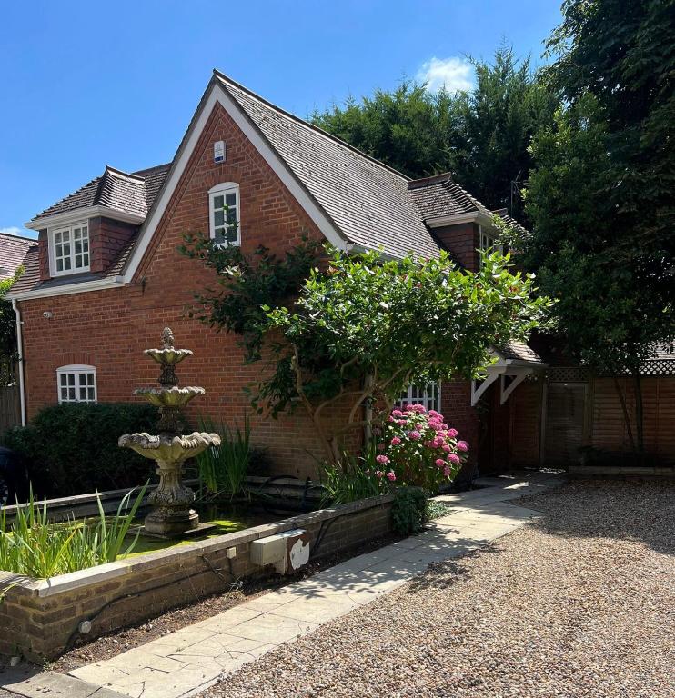The Mews, N14 - B&B New Southgate