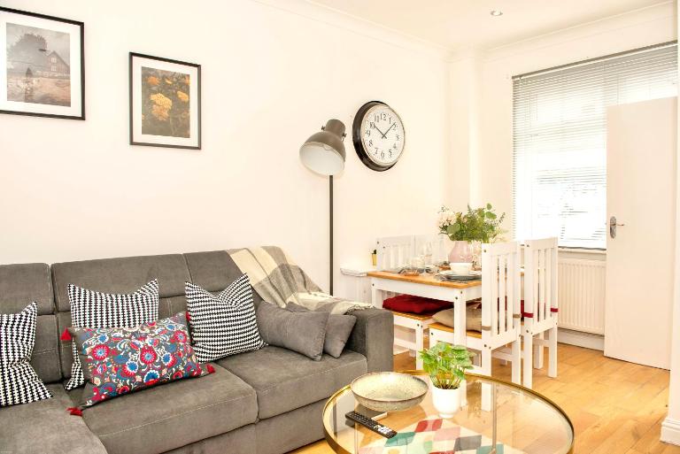 2 Bed Ground Floor Flat - Sleeps 6 & Free Parking - B&B Portsmouth