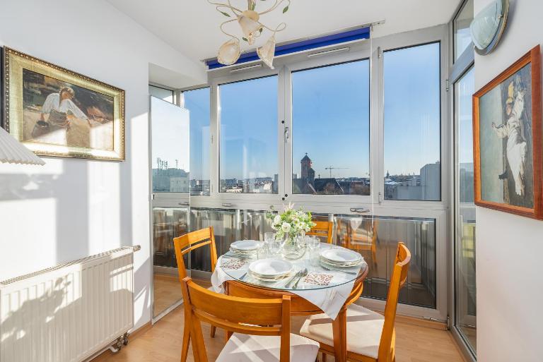 One Bedroom Apartment with Balcony in Poznan by Noclegi Renters - B&B Posnania