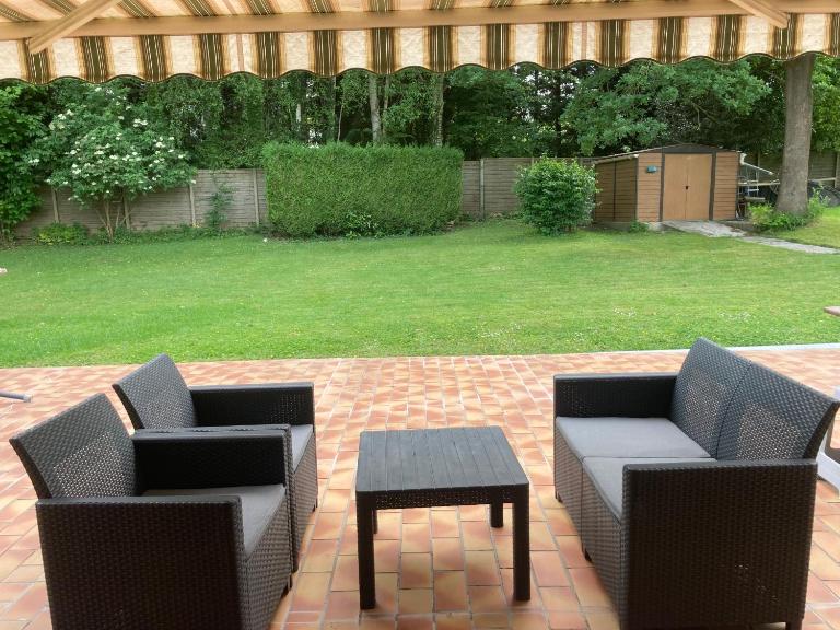 Appartement T3 dans pavillon avec terrasse et jardin - B&B Givet