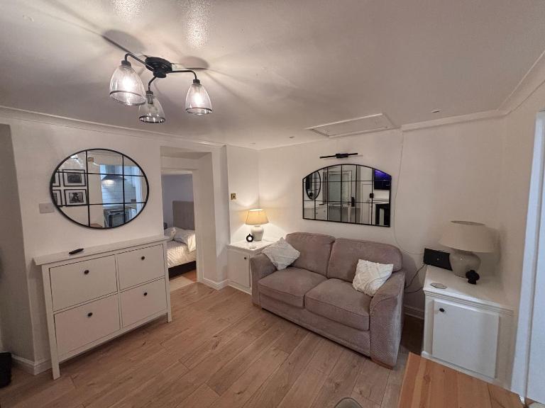 Hidden Gem Apartment - B&B Torquay