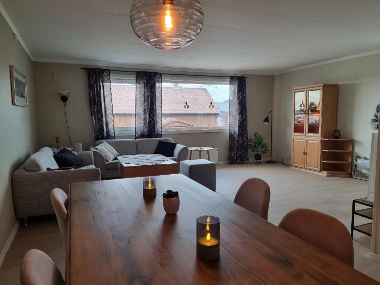 Koselig Feriehus ved Kirkenes sentrum - Bed and Breakfast Kirkenes
