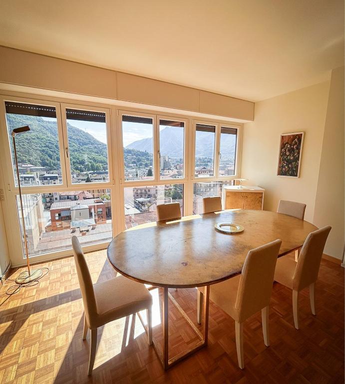 Art & Lake Apartment - B&B Lecco