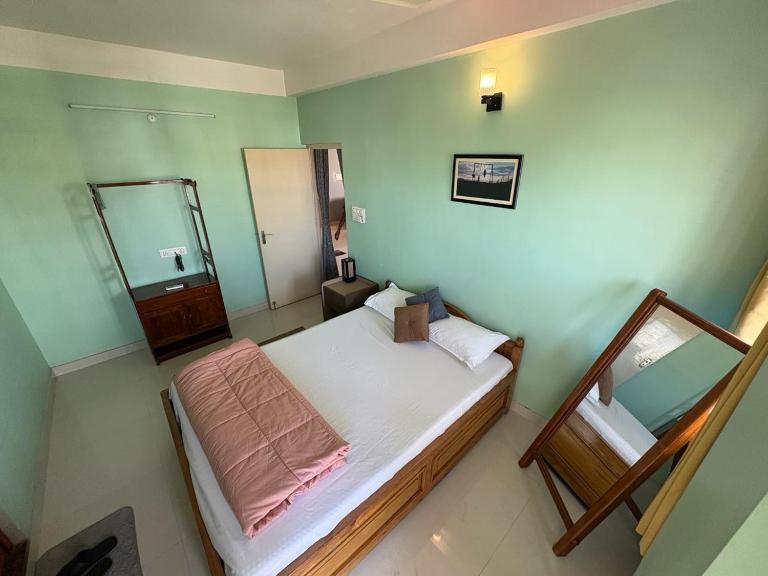 Spacious 2BHK Residential Flat with Scenic Vibe - Chambres d'hôtes Siliguri
