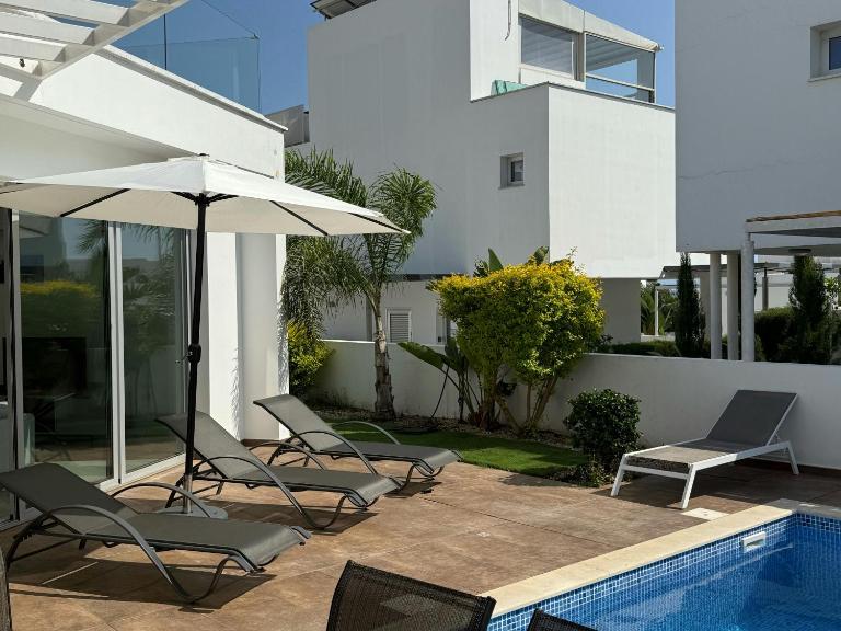 TooCoool Villa - Elite Sea Breeze - Bed and Breakfast Agia Napa