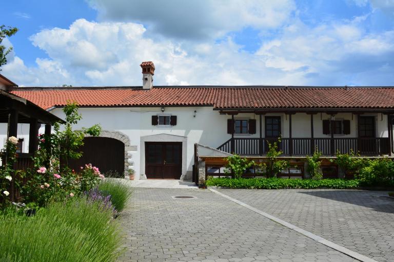 Apartmaji Žnidarčič - B&B Divaccia