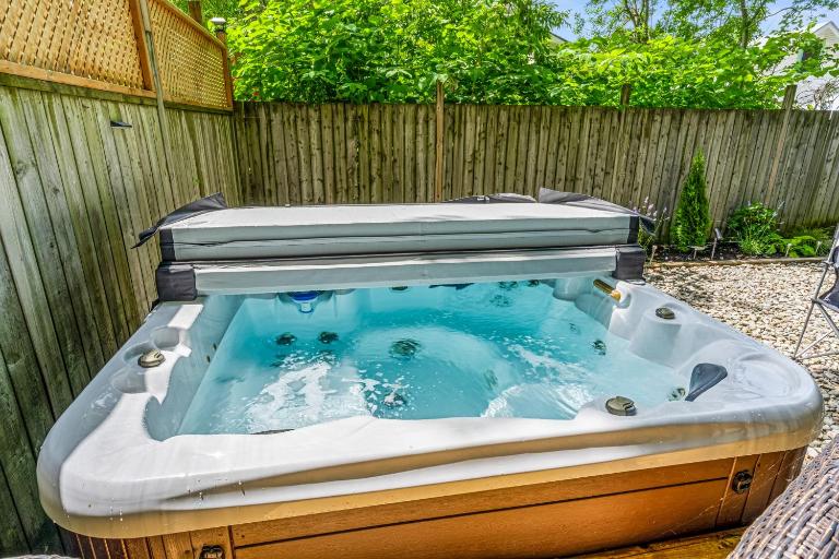 Crystal Tides Retreat - Bed and Breakfast Fort Erie