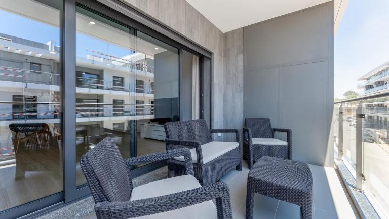 Elegant 2BDR Apartment in Quarteira by Lovelystay - B&B Quarteira