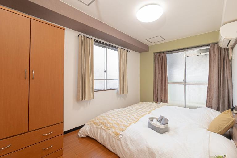 Clear Sky Guesthouse 305 Direct to Narita Airport, 8-minute walk from Kinshicho Station, within walking distance of Asakusa and Clear Sky Tower, 50 minutes to Disneyland, 1 minute to the mall - B&B Tokyo