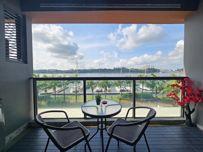 R&F Infinity seaview - studio with balcony - Ferienwohnung Johor Bahru