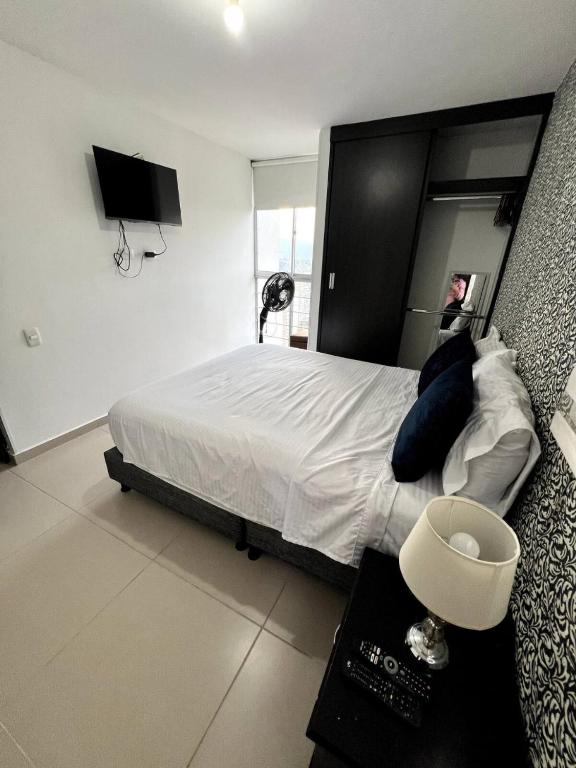 Descanso y Comodidad en Edificio Seguro con Balcón - Bed and Breakfast Floridablanca