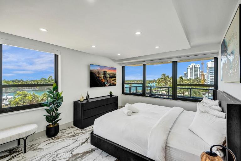 Luxury Beachside 3BR 3BA Condo Resort Amenities Pools Gym and Sauna 620 - B&B Miami Beach