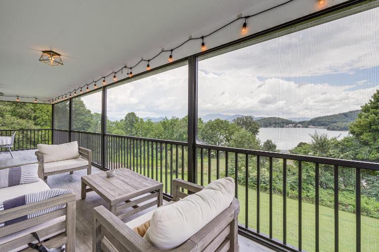 < 1 Mi to Lake Chatuge: Home w/ Mtn & Water Views! - Ferienwohnung Young Harris