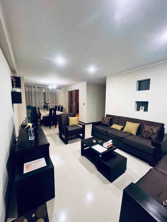 Depa amplió a 1 cuadra de la 4 de noviembre - Bed and Breakfast Cochabamba