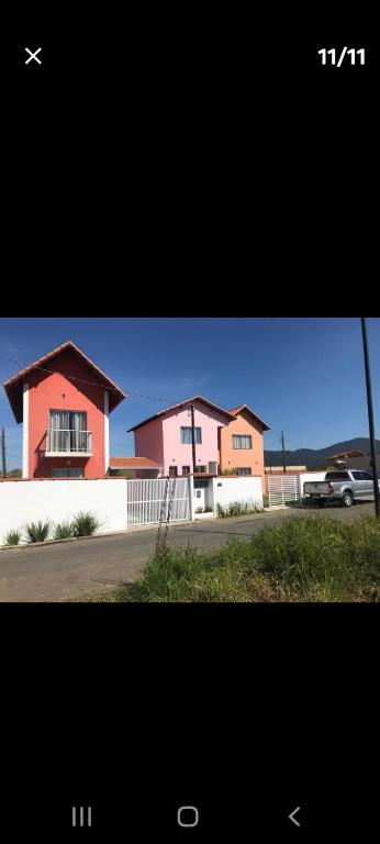 Chalé 4 vista para montanha - B&B Penedo