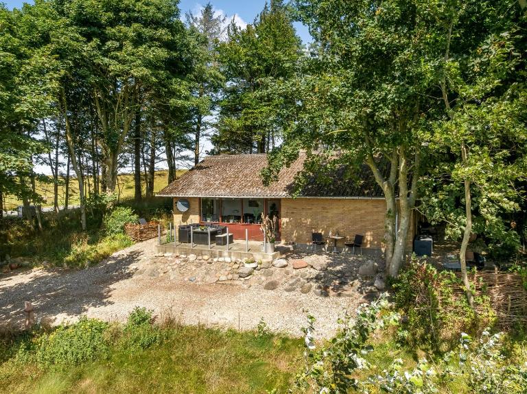 Cozy Holiday Home Near Lild Strand - B&B Frøstrup