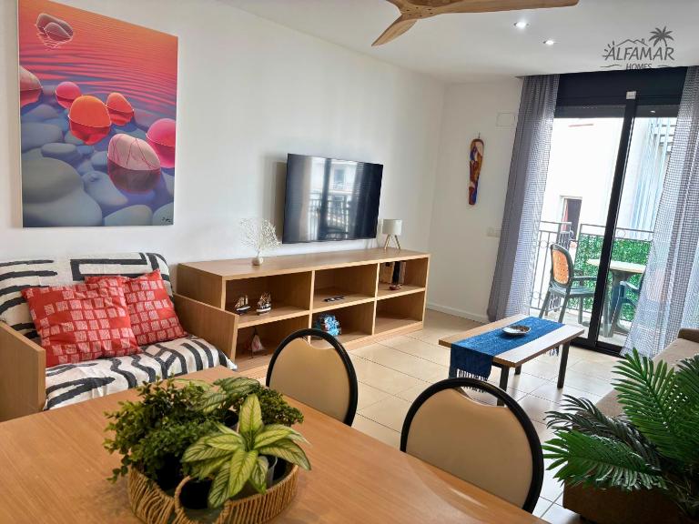 Bali Suite - Modern Apartment with Parking & Swimming Pool - Ferienwohnung Lloret de Mar