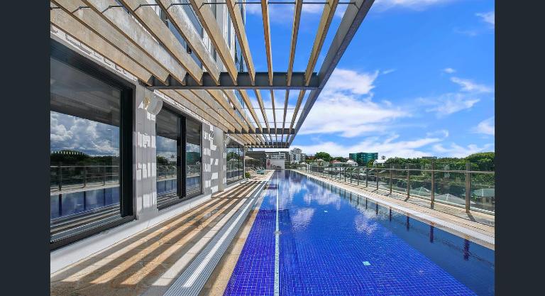 Bright CBD 2 bedroom resort-style escape - B&B Brisbane
