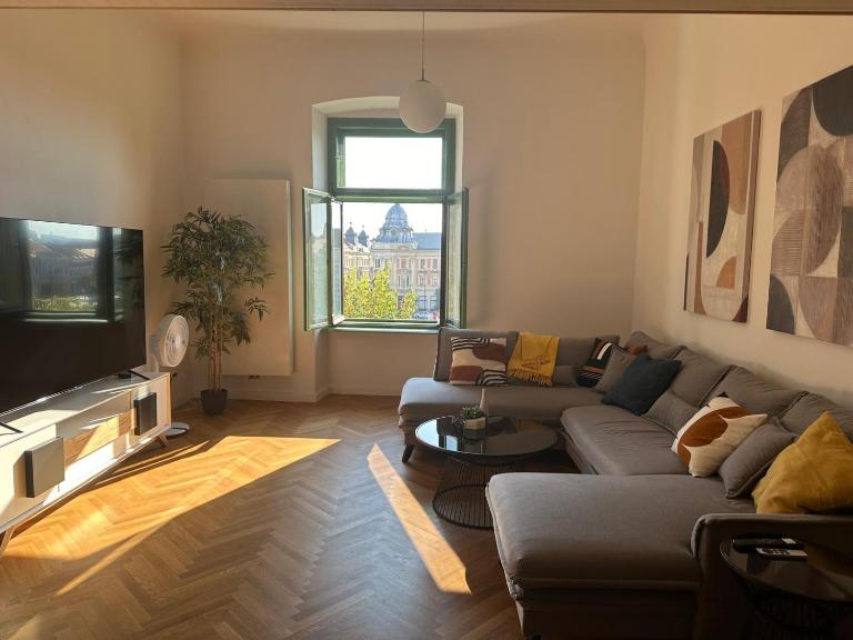 Heart of the City Apartment - Ferienwohnung Klausenburg