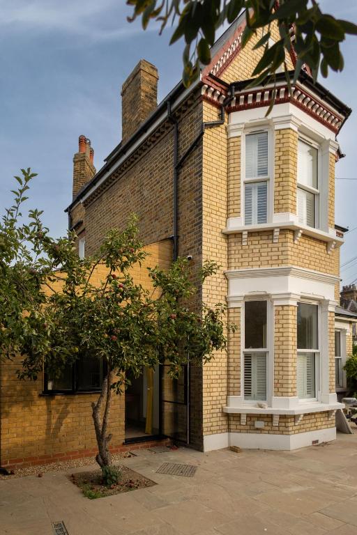 Lin Song House South London Garden Room Getaway - B&B London