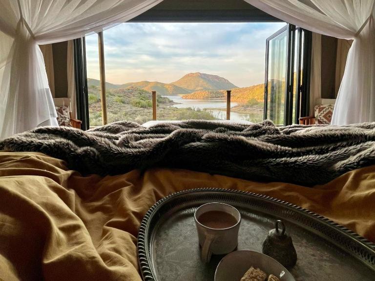 Tula Retreat - Secluded Karoo Escape - Hot Tub - Private Boat Arrival - B&B Calitzdorp