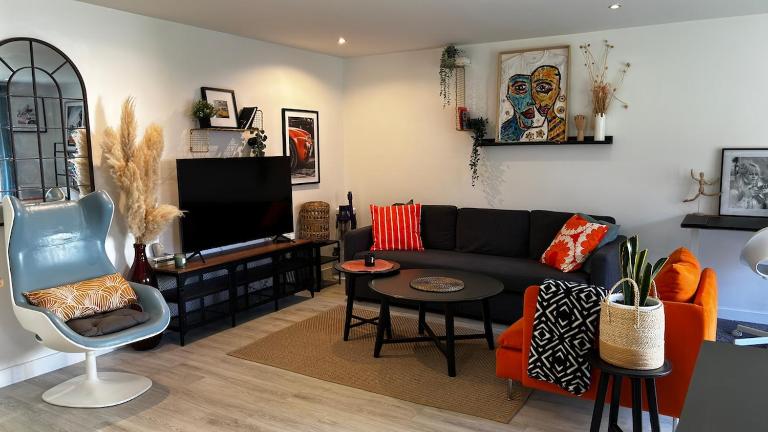 Le cosy avec climatisation, terrasse et parking privatif - Bed and Breakfast Annemasse