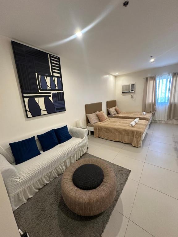Serene Oaisis Condo with Netflix & WiFi - B&B Davao