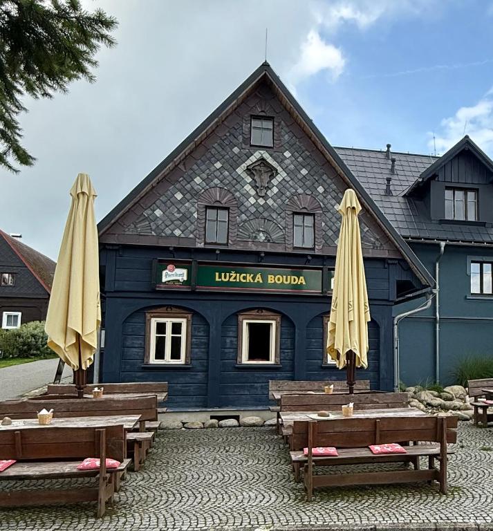 Lužická bouda - penzion & hospůdka - Bed and Breakfast Mařenice