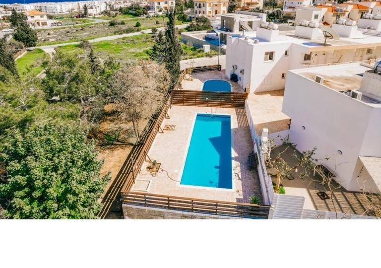 Felicity - Geography of Bliss - 2BR Apartment with Unobstructed Sea View and Pool in Paralimni - 5 Min Kapparis Beach Drive - Bed and Breakfast Paralímni