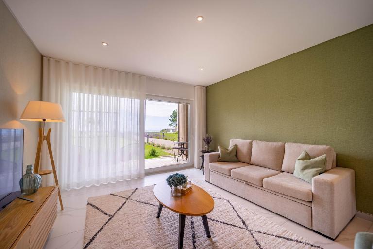 New Luxury Apartment, Sea View with Pool & Gym - Ferienwohnung Nazaré