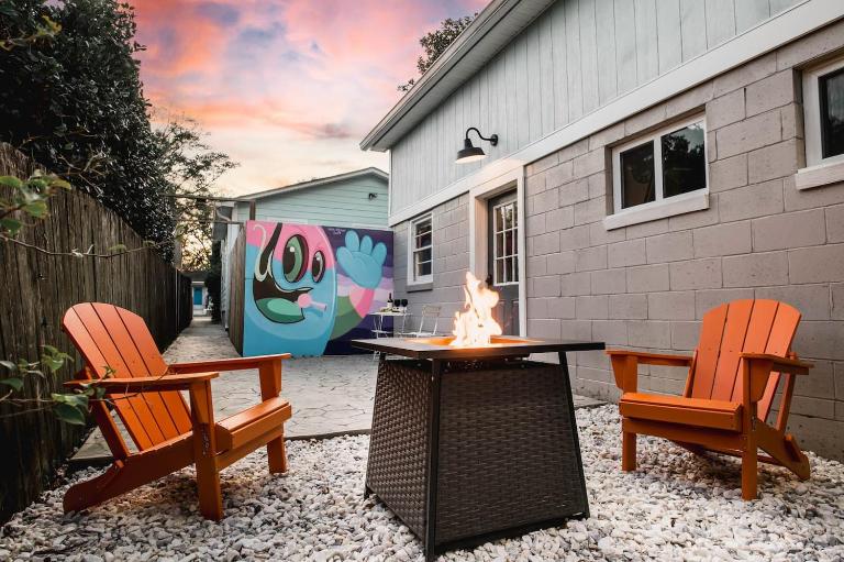Olde Village Loft - Unique Park Circle Experience - Ferienwohnung Charleston