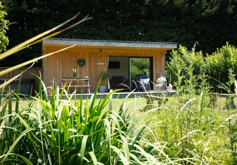 Luxury Silver Birch Lodge: Hot Tub/BBQ/Fire Pit - B&B Toppesfield