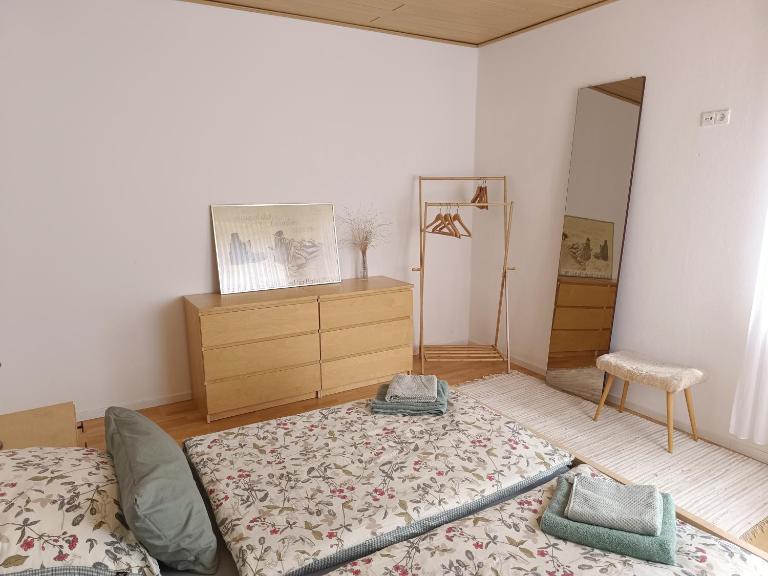 Ferienwohnung am Kurwald, Nähe Kliniken, 88qm, Parkplatz - Bed and Breakfast Bad Lippspringe
