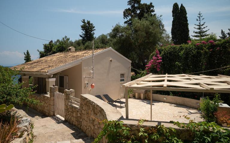 Villa Mikalef - B&B Perama