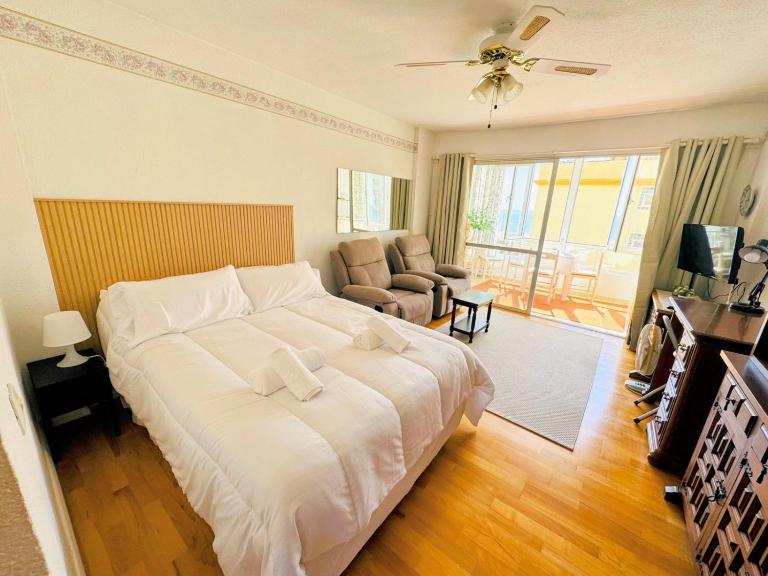 Apartamento Bougainvillea con parking - Bed and Breakfast Fuengirola