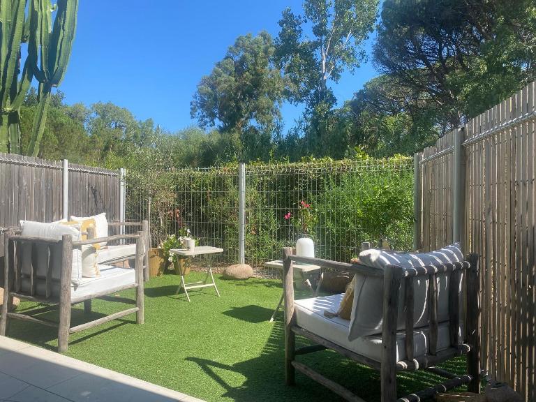 Rez-de-jardin 3 - Accès direct à la plage - B&B Calvi