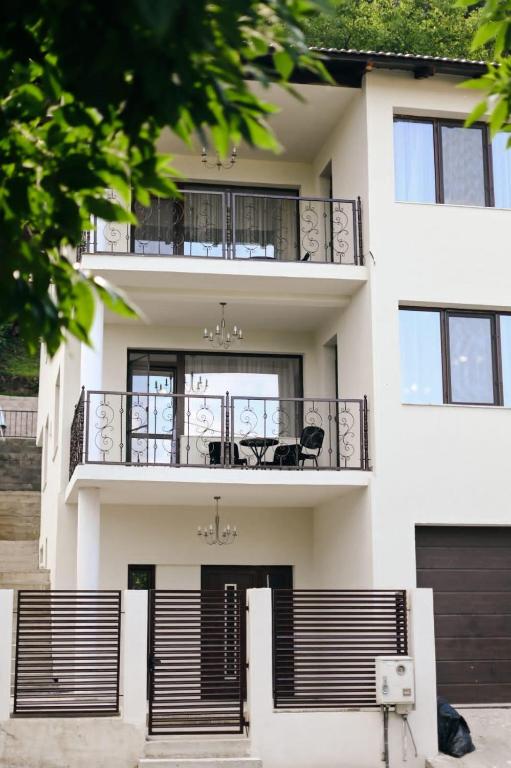 Flori House - B&B Deva